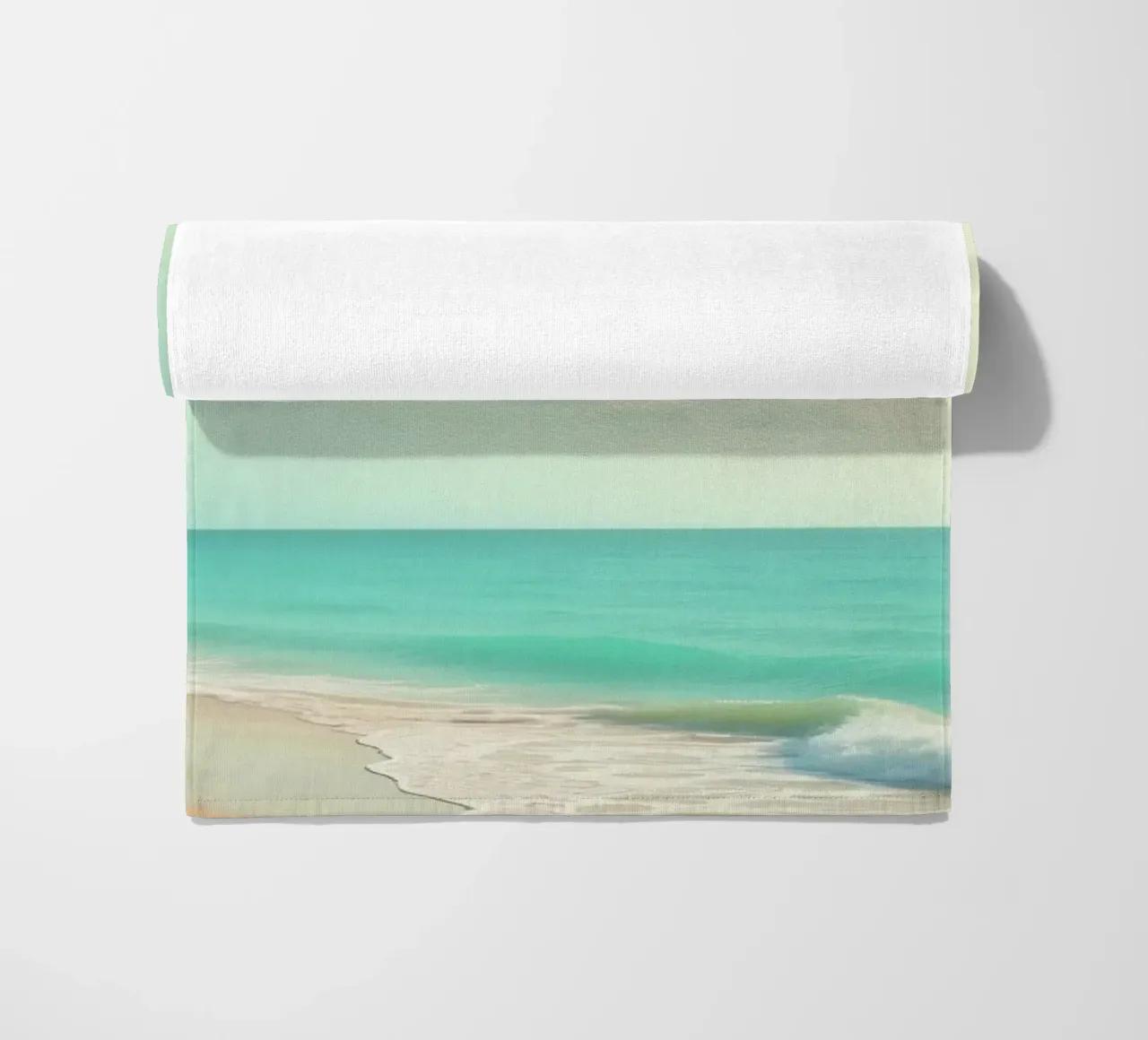 Spiaggia tropicale con palme e barca a vela su un oceano tranquillo telo mare da DesignDoodle
