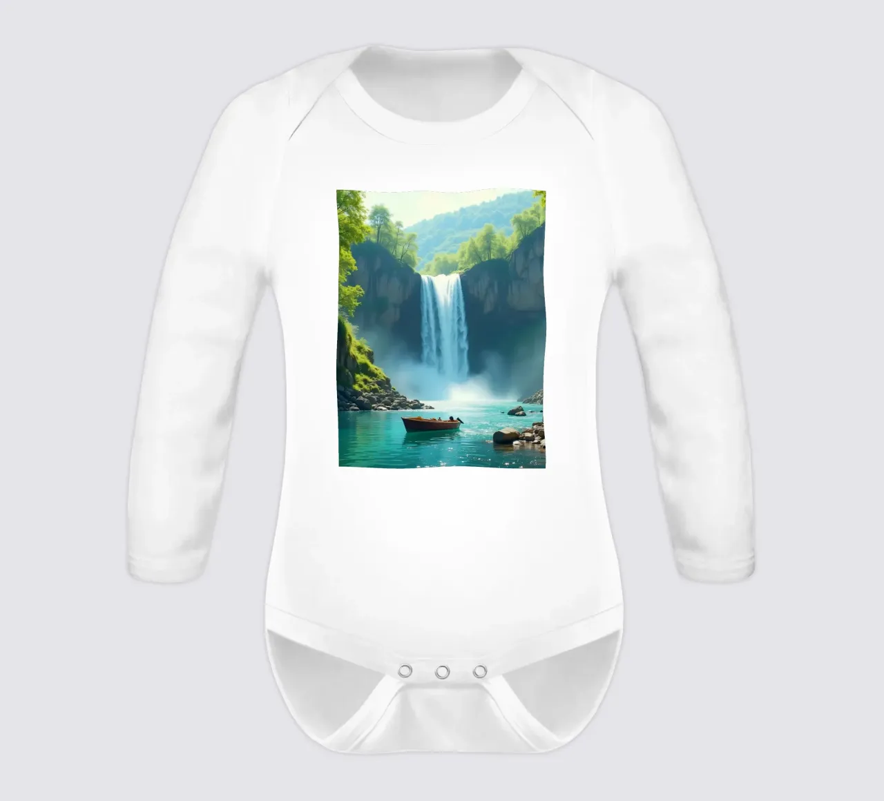 Bootstour in der Nähe eines atemberaubenden Wasserfalls, umgeben von üppigem Grün Langarm Babybody von DesignDoodle