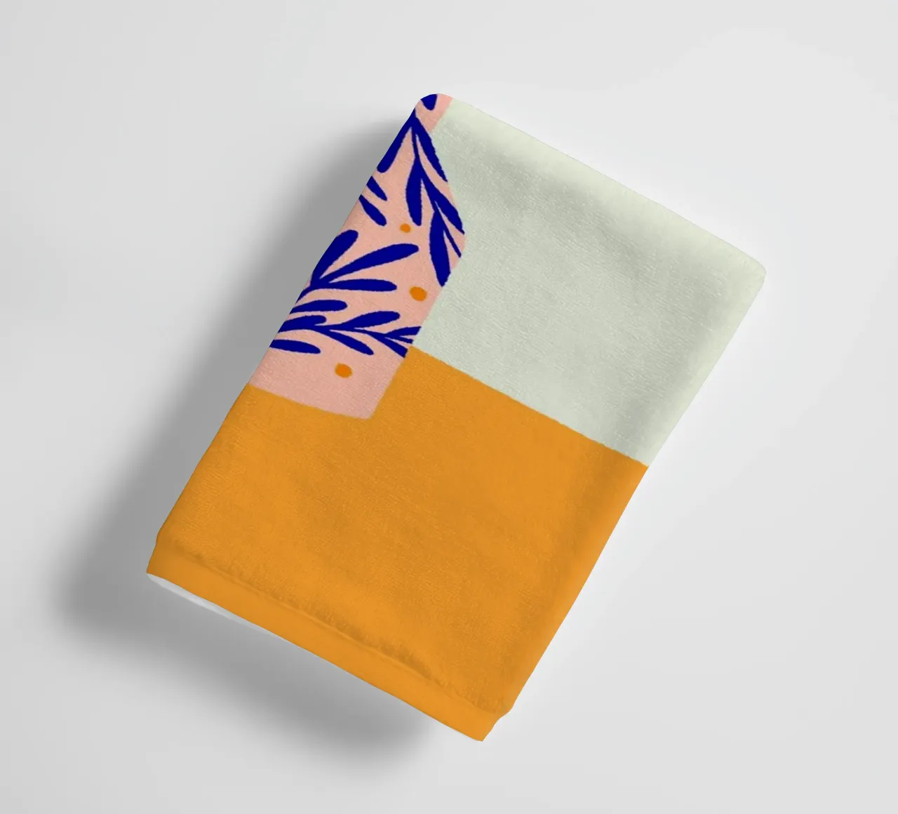 Coquelicots dans un vase - jaune et bleu serviette de bain de Wackapacka