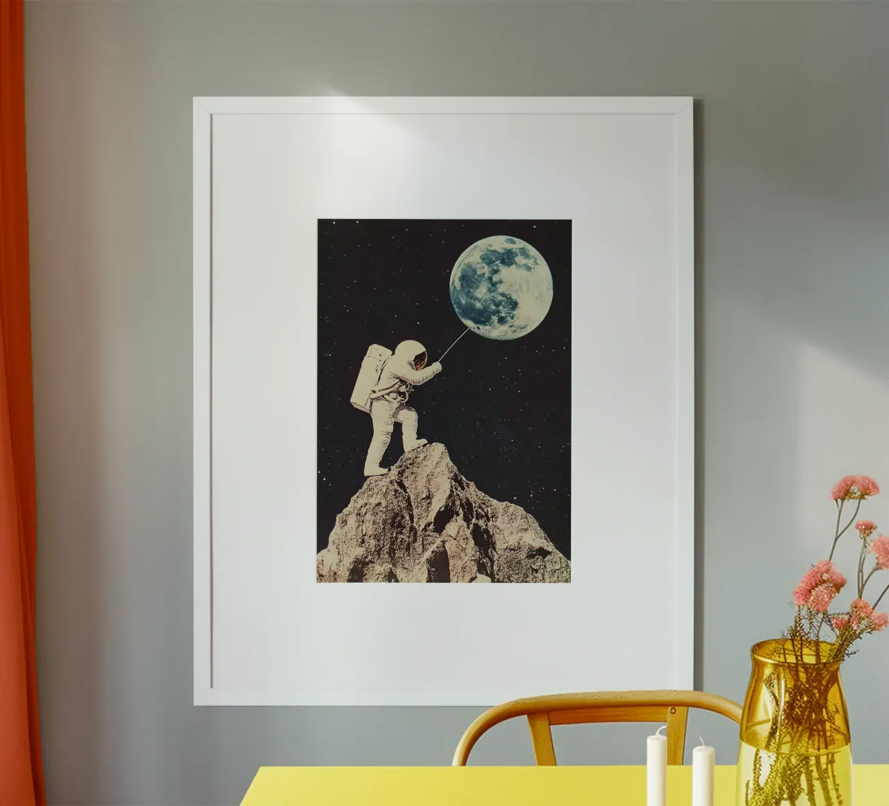 Astronauta di montagna poster con telaio in alluminio da Nikis Art Studio
