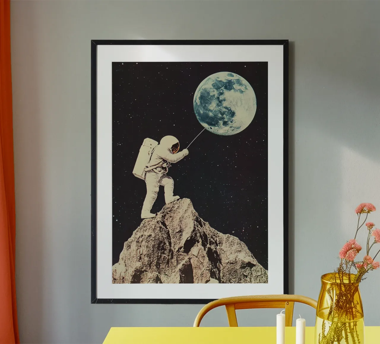 Astronauta di montagna poster con telaio in alluminio da Nikis Art Studio