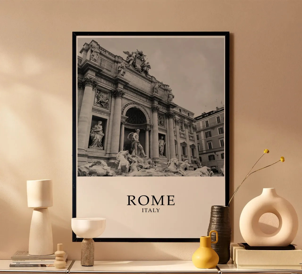 Roma Italia Fontana di Trevi Arte Architettura Scena Scala di grigio poster con telaio in alluminio da Charnwood Prints