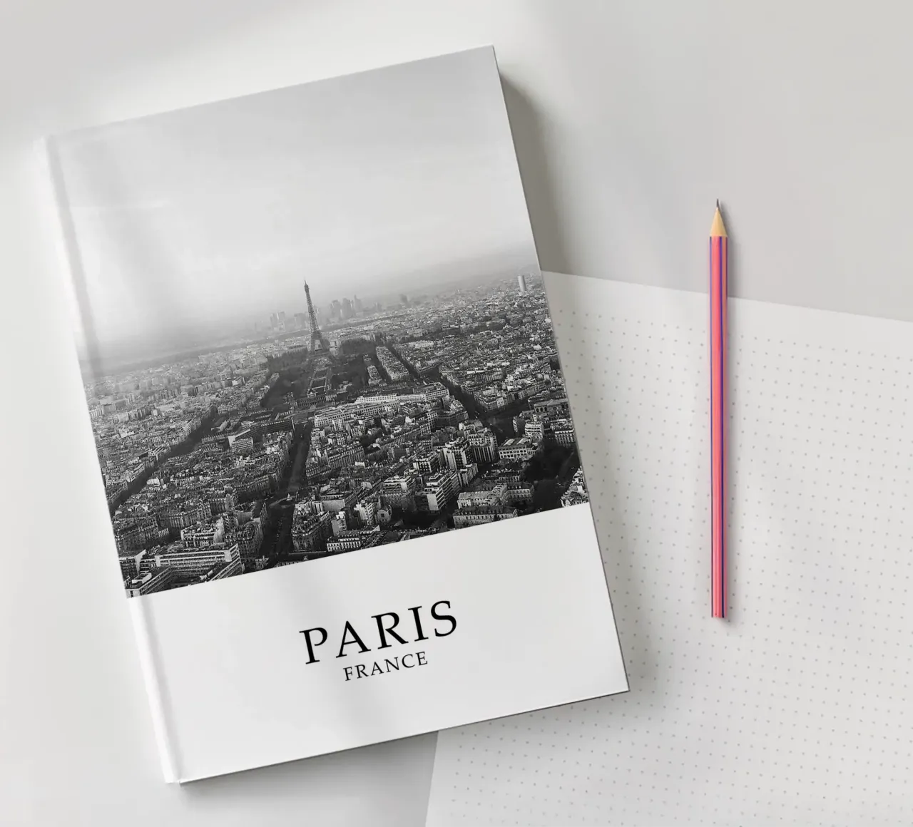 Parigi Francia Torre Eiffel Cityscape Skyline Scena in scala di grigi diario da Charnwood Prints