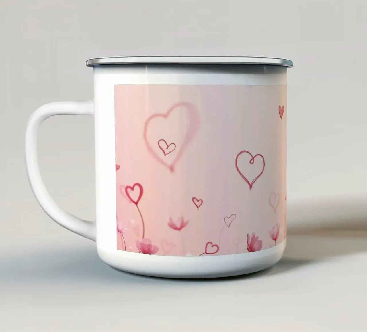 Campo di fiori colorati con forme di cuore che fluttuano sul retro tazza in smalto da DesignDoodle