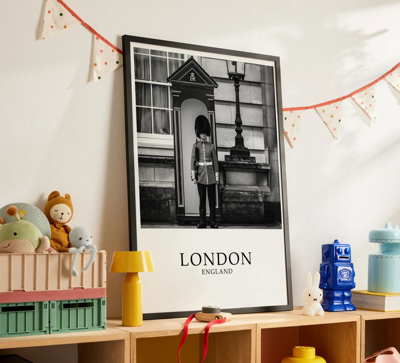 London England Buckingham Palace Wache Szene Graustufen Poster von Charnwood Prints