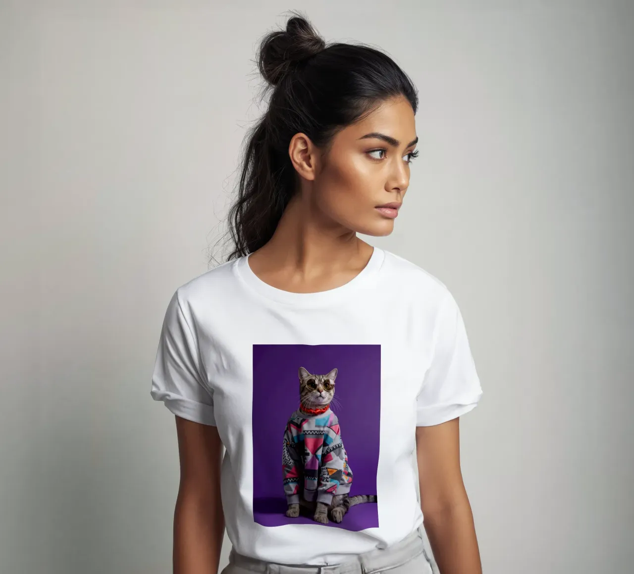 Geometric Retro Cat t-shirt da Pawtrait Studio