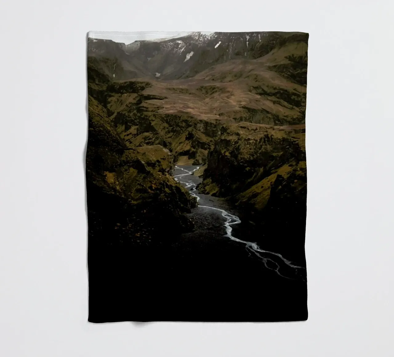 How The Mighty Fall by @icelandic_explorer coperta in pile da EyeEm Mobile GmbH