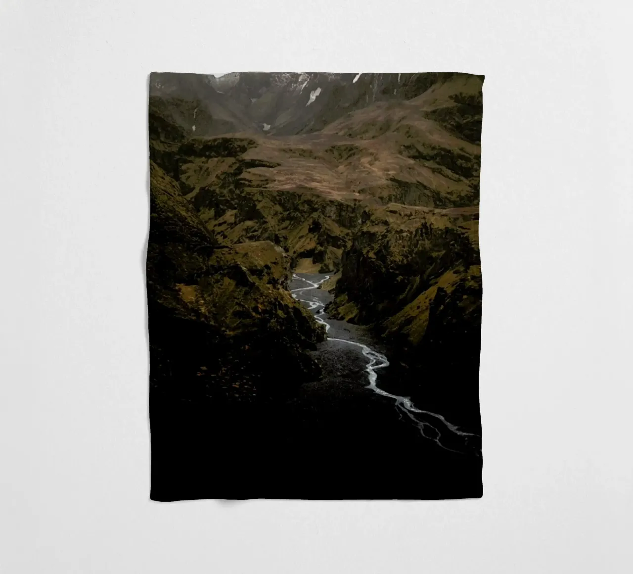 How The Mighty Fall by @icelandic_explorer coperta in pile da EyeEm Mobile GmbH