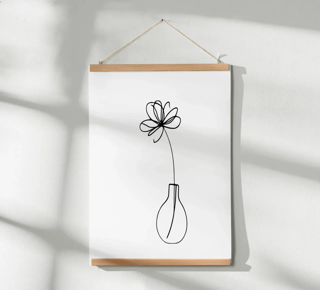Bloem in een vaas poster van Second Canvas