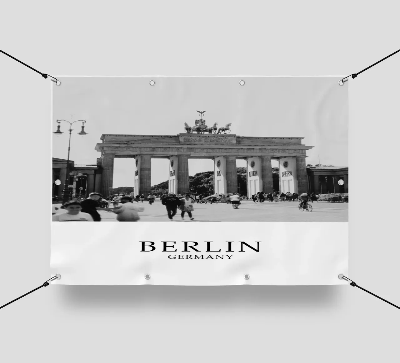 Berlino Germania Porta di Brandeburgo Scena in scala di grigi telo in pvc da Charnwood Prints