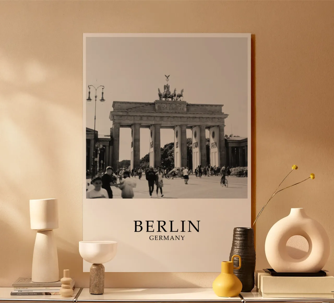 Berlino Germania Porta di Brandeburgo Scena in scala di grigi plexiglass da Charnwood Prints