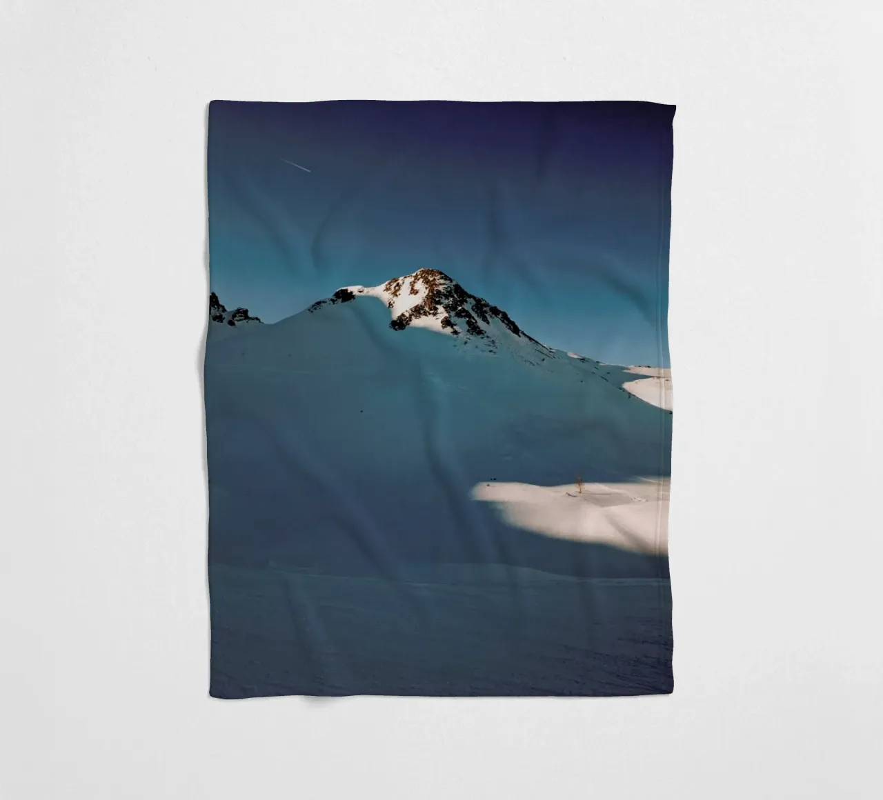 Snowy Sundown Vibes coperta in pile da Sebastian Hilgetag