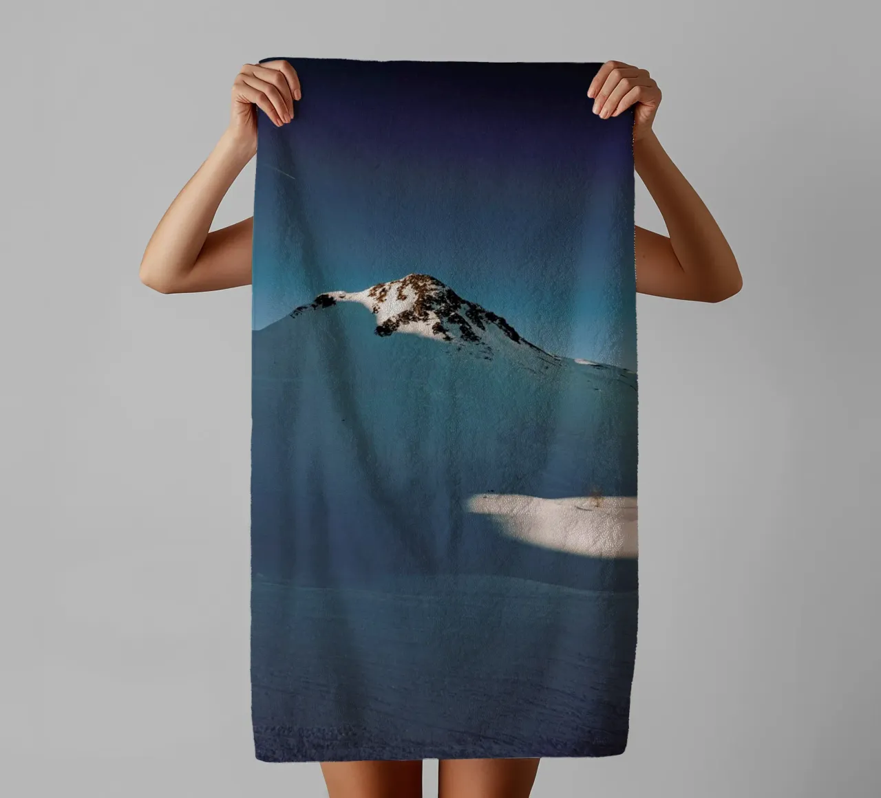 Snowy Sundown Vibes asciugamano da bagno da Sebastian Hilgetag