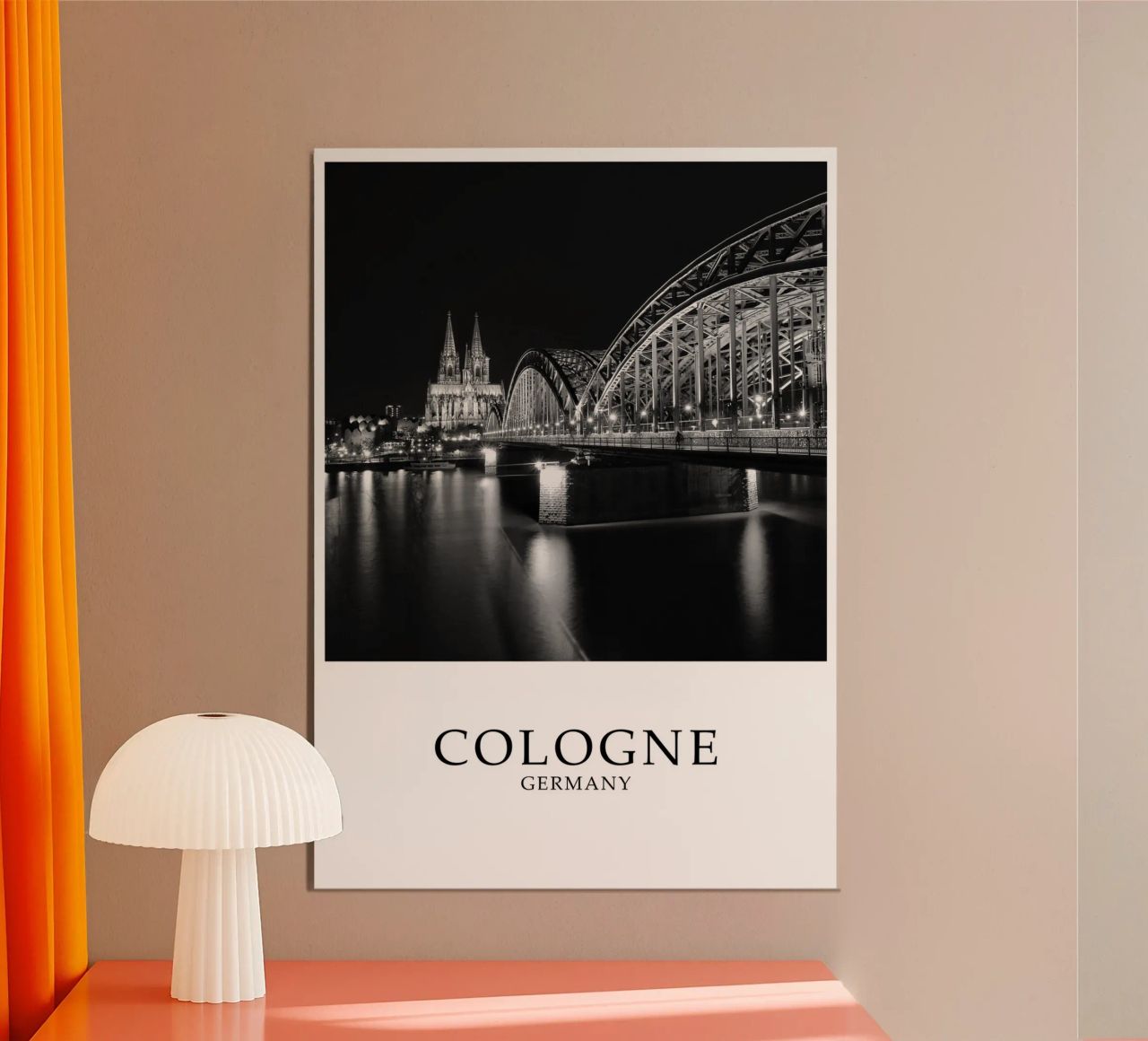 Köln Deutschland Dom und Brücke Szene Graustufen Poster von Charnwood Prints