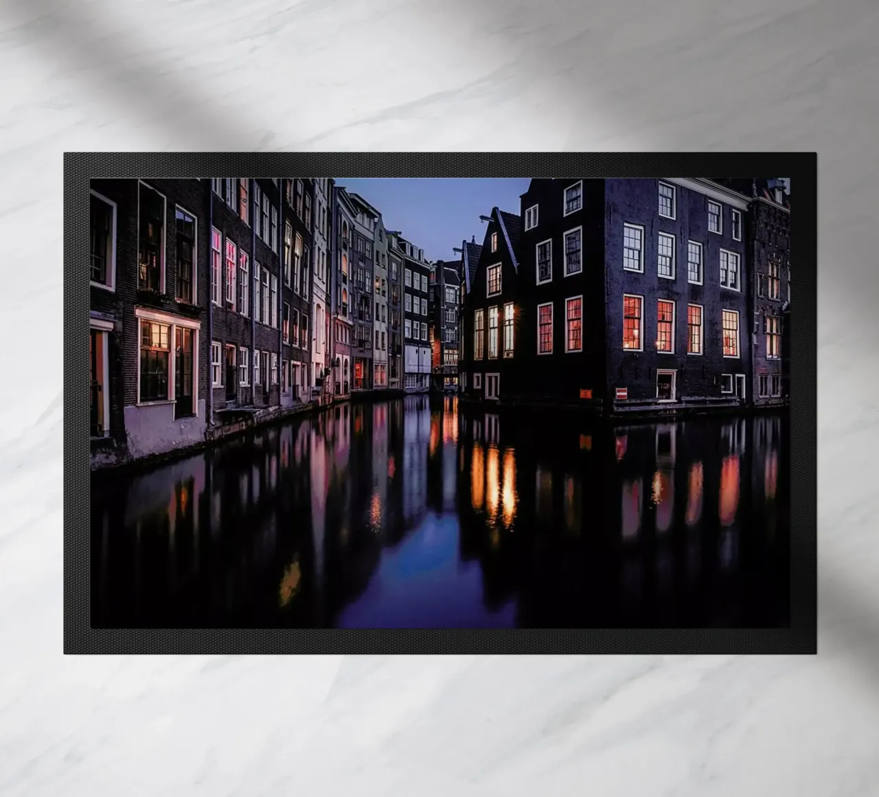 Still Canals & Bright Windows by @osnkyli zerbino da EyeEm Mobile GmbH