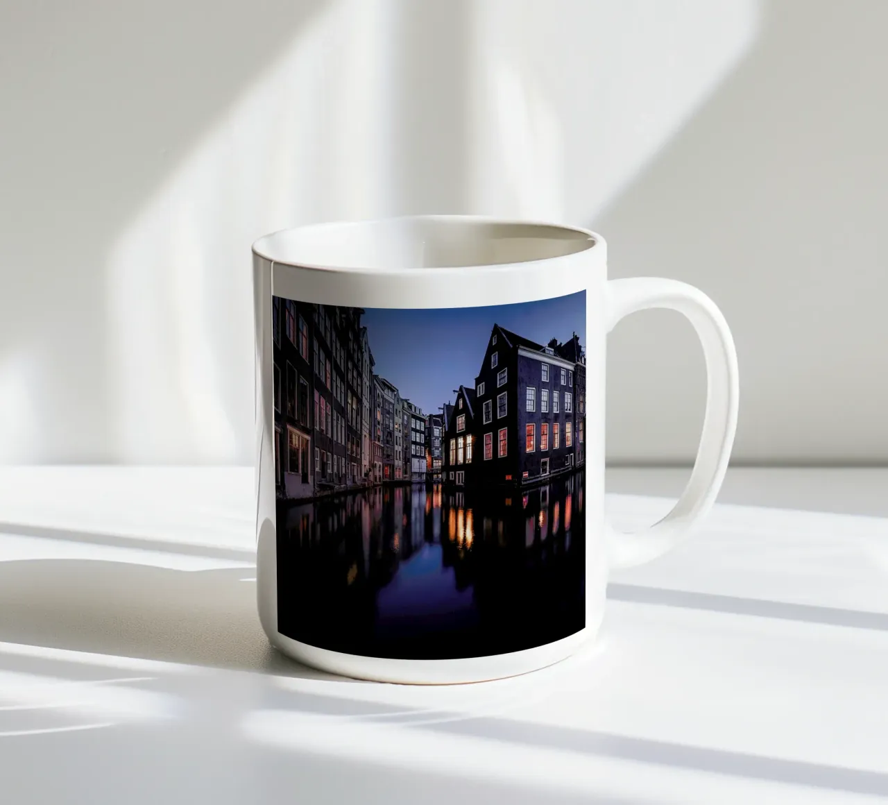 Still Canals & Bright Windows by @osnkyli tazza in ceramica da EyeEm Mobile GmbH