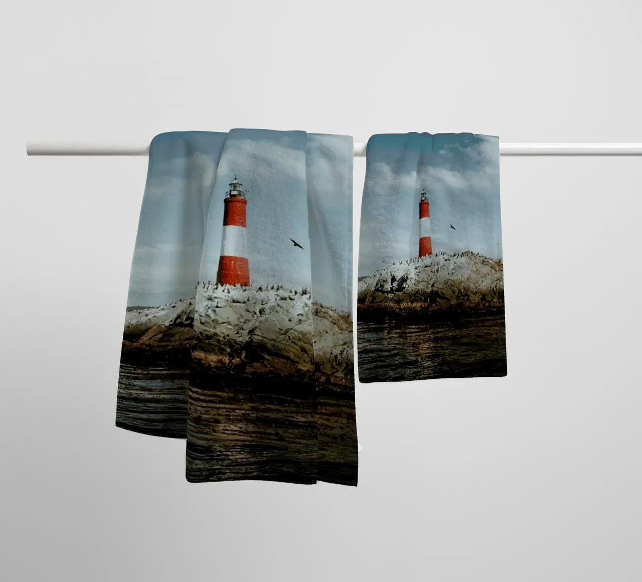 To The Lighthouse by @KevinZaouali asciugamano da bagno da EyeEm Mobile GmbH