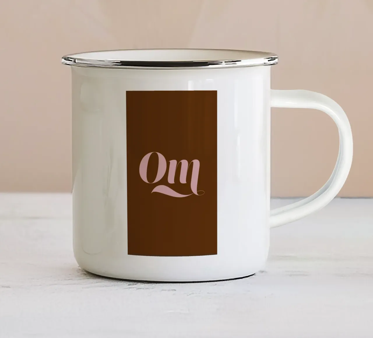 Om tazza in smalto da Linda Gobeta