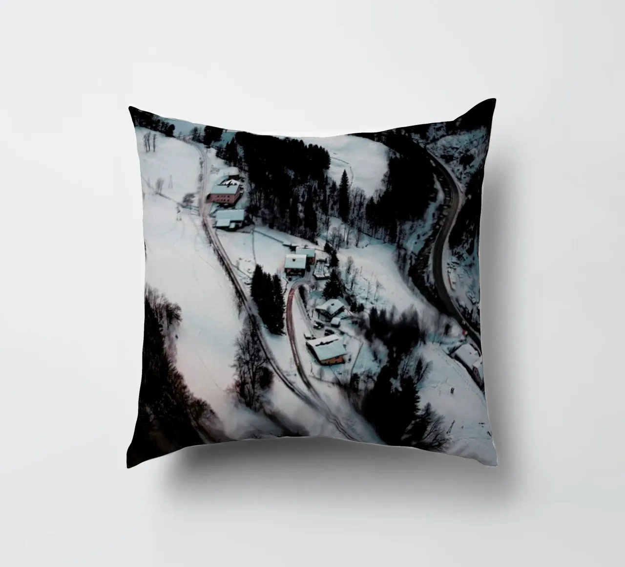 Austrian Winter Wonderland cuscino da Sebastian Hilgetag