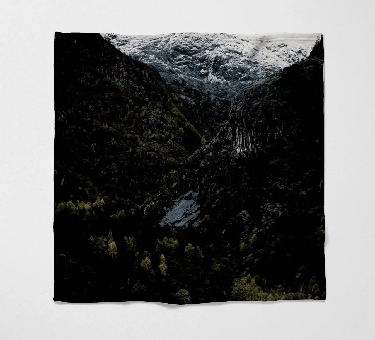 In A Land Far, Far Away by @nilsleithold coperta in pile da EyeEm Mobile GmbH