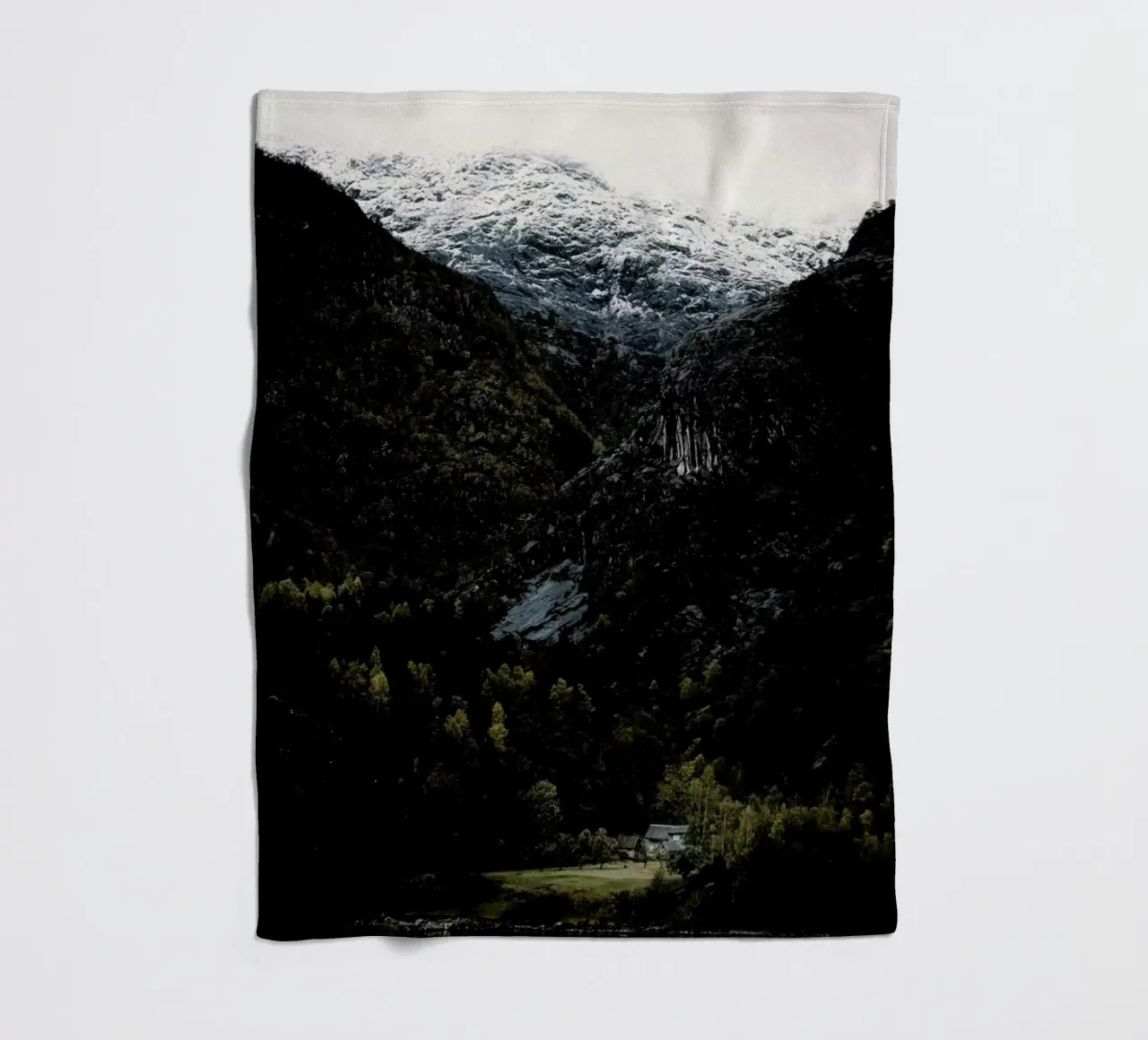 In A Land Far, Far Away by @nilsleithold coperta in pile da EyeEm Mobile GmbH