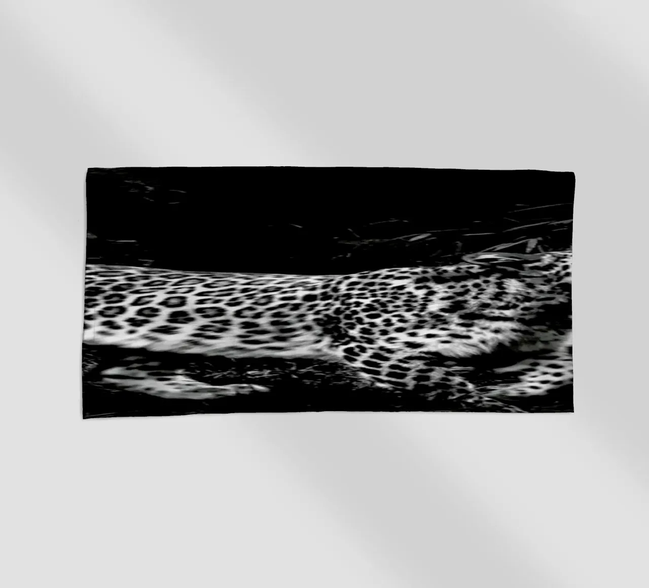 Leopard In Black And White telo mare da Natural Kingdom