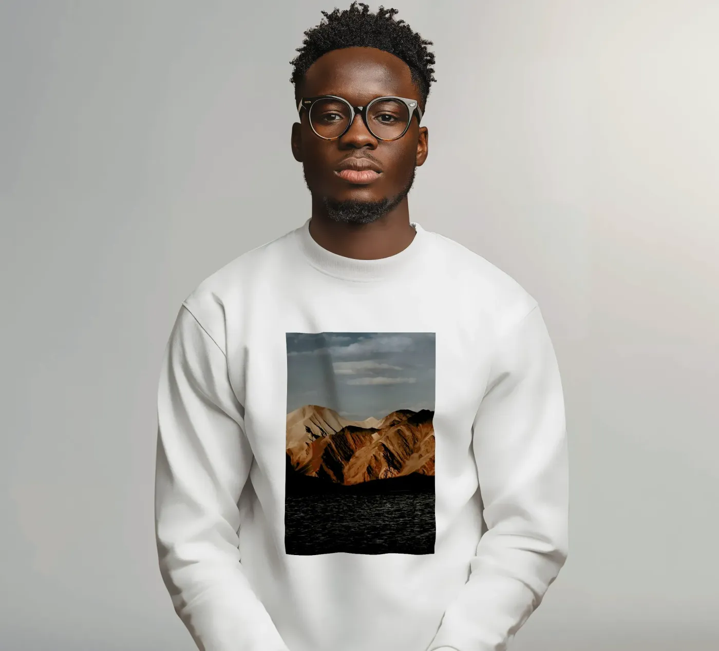 Mountain Elements sweatshirt by METROPOLIS
