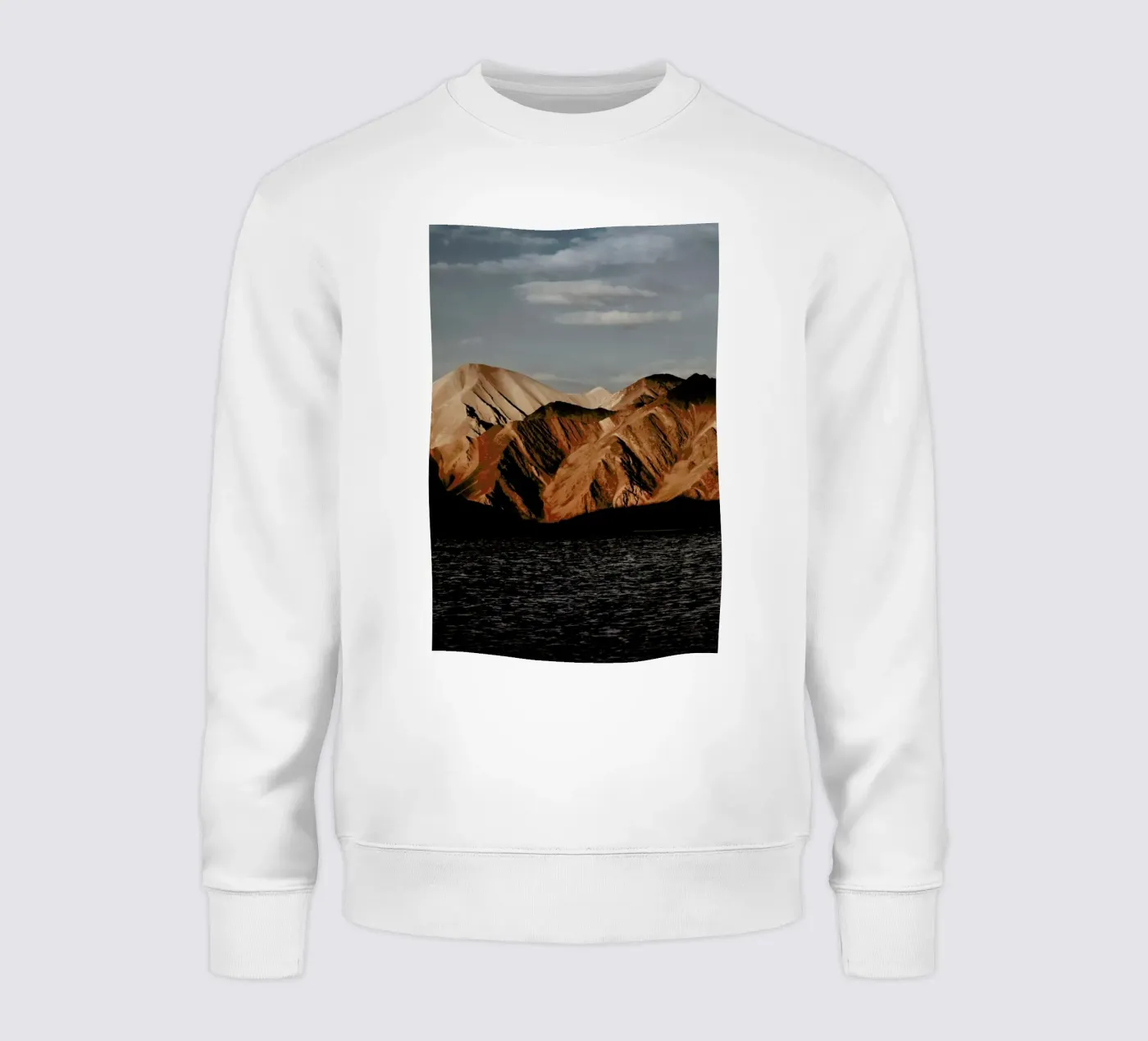 Mountain Elements sweatshirt by METROPOLIS