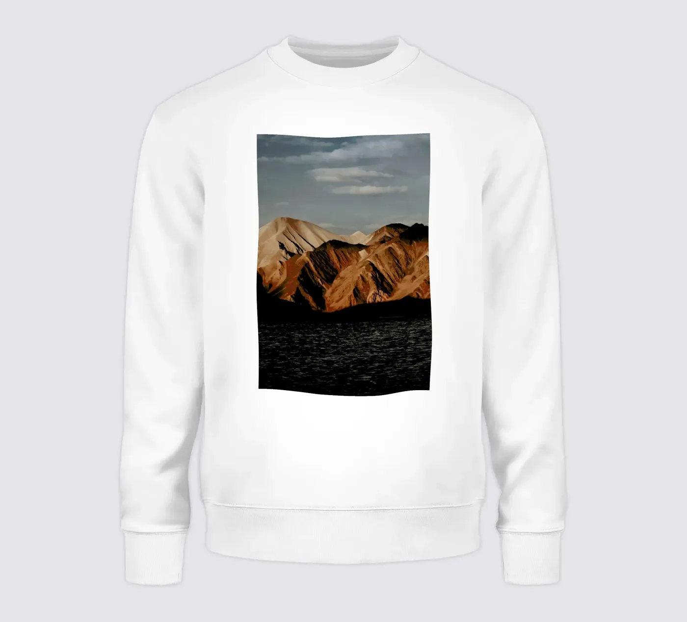 Mountain Elements sweatshirt by METROPOLIS