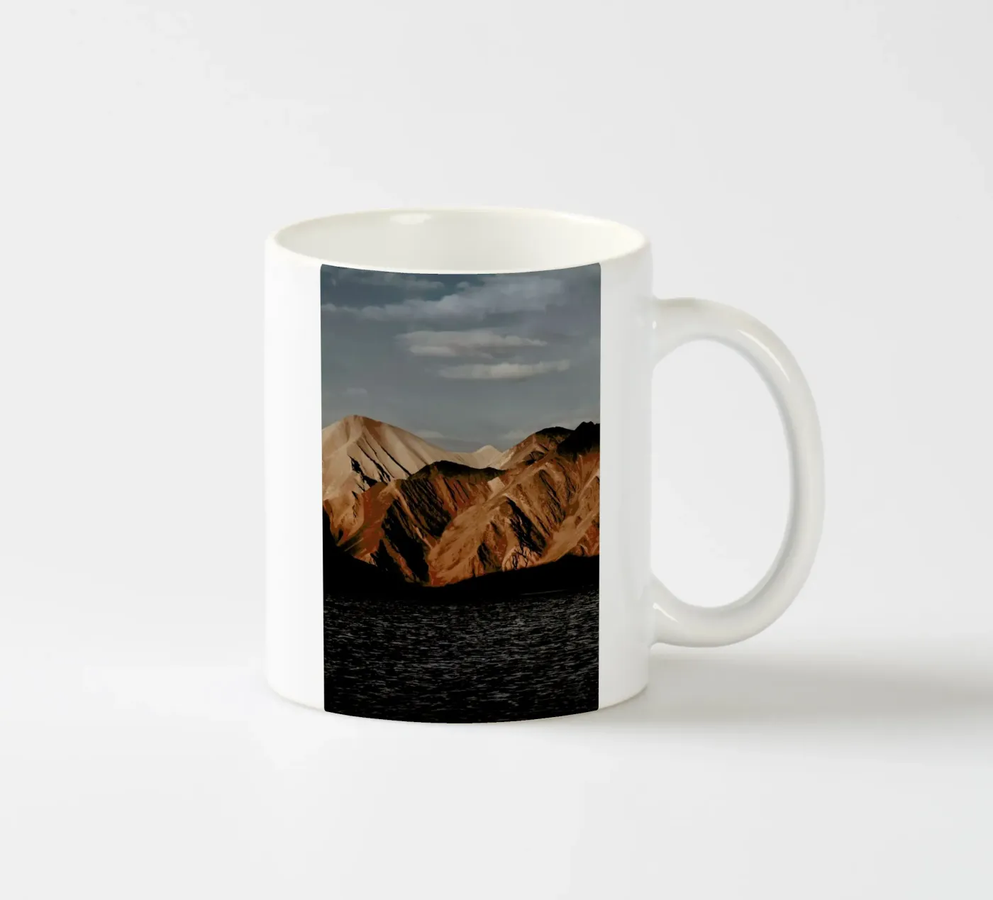 Mountain Elements Keramik Tasse von METROPOLIS