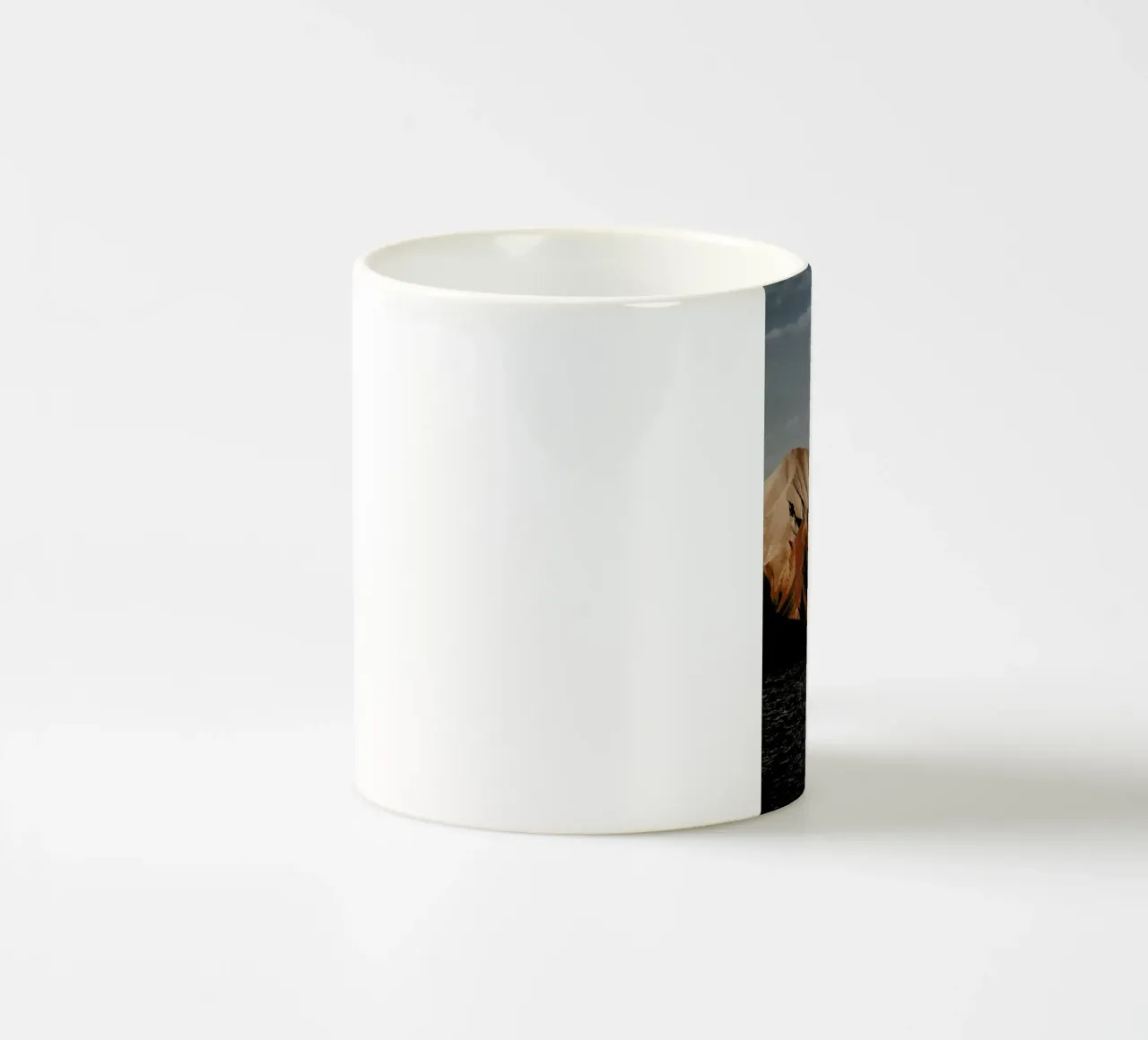 Mountain Elements Keramik Tasse von METROPOLIS
