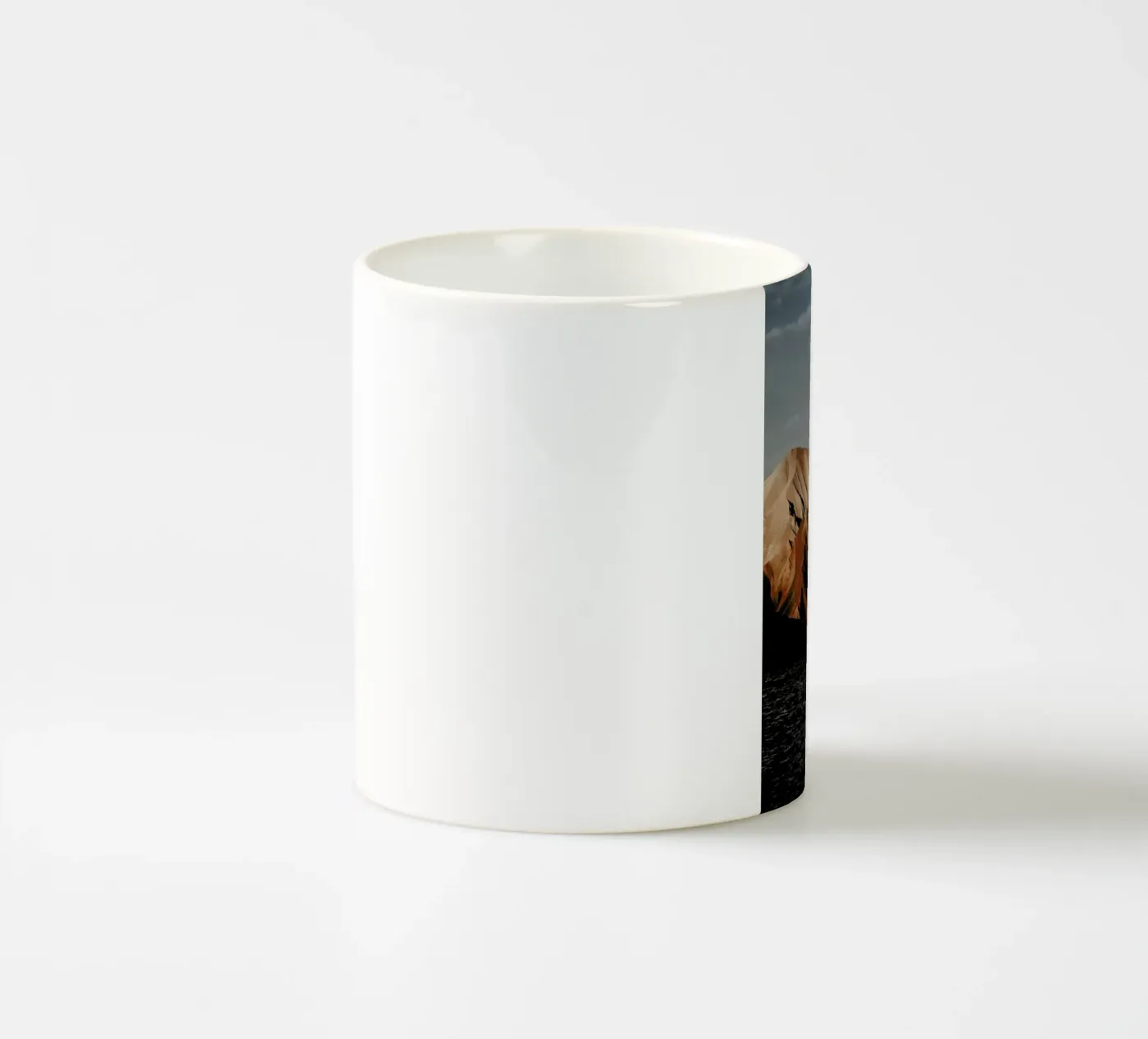 Mountain Elements Keramik Tasse von METROPOLIS