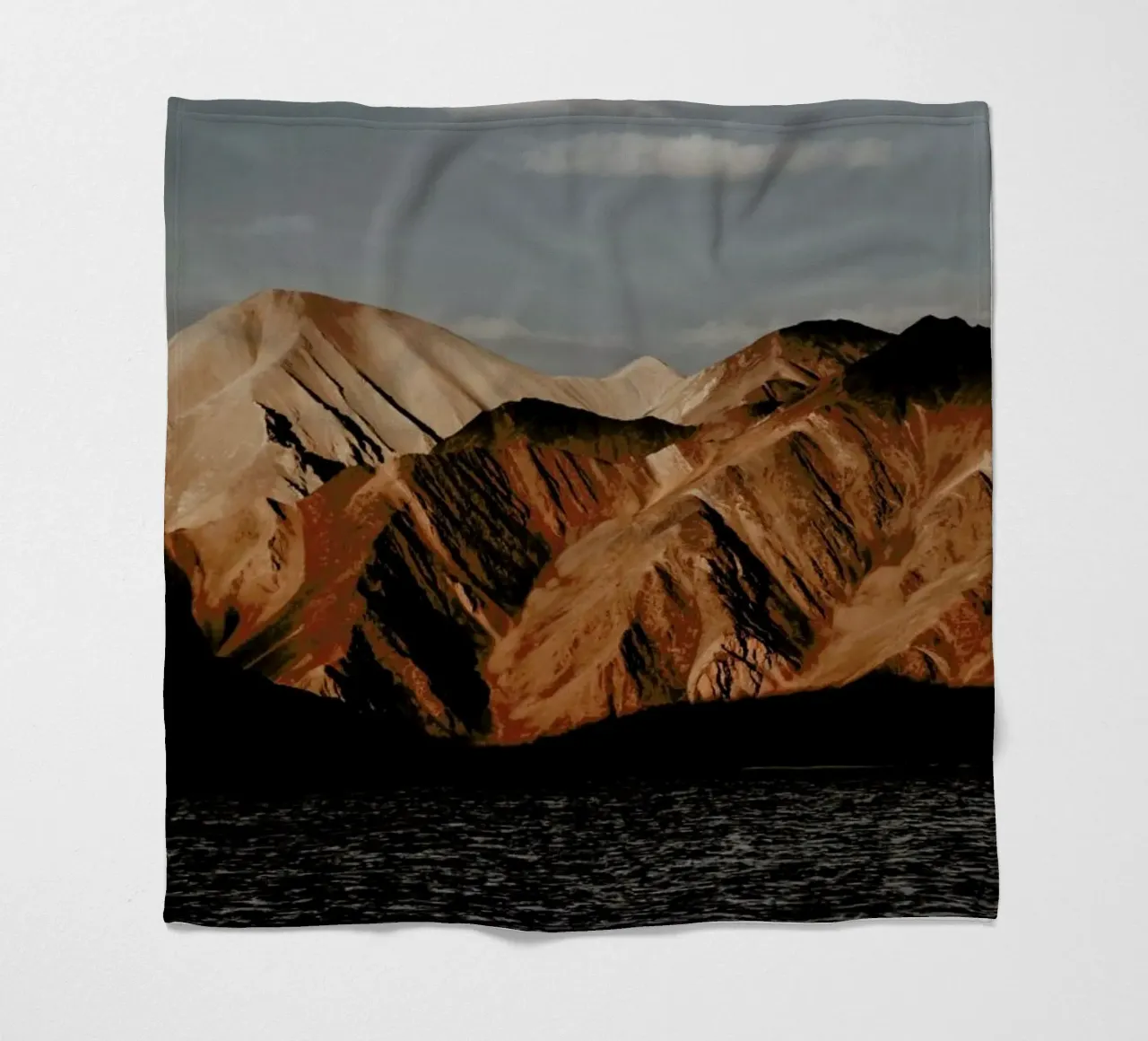 Mountain Elements Fleecedecke von METROPOLIS