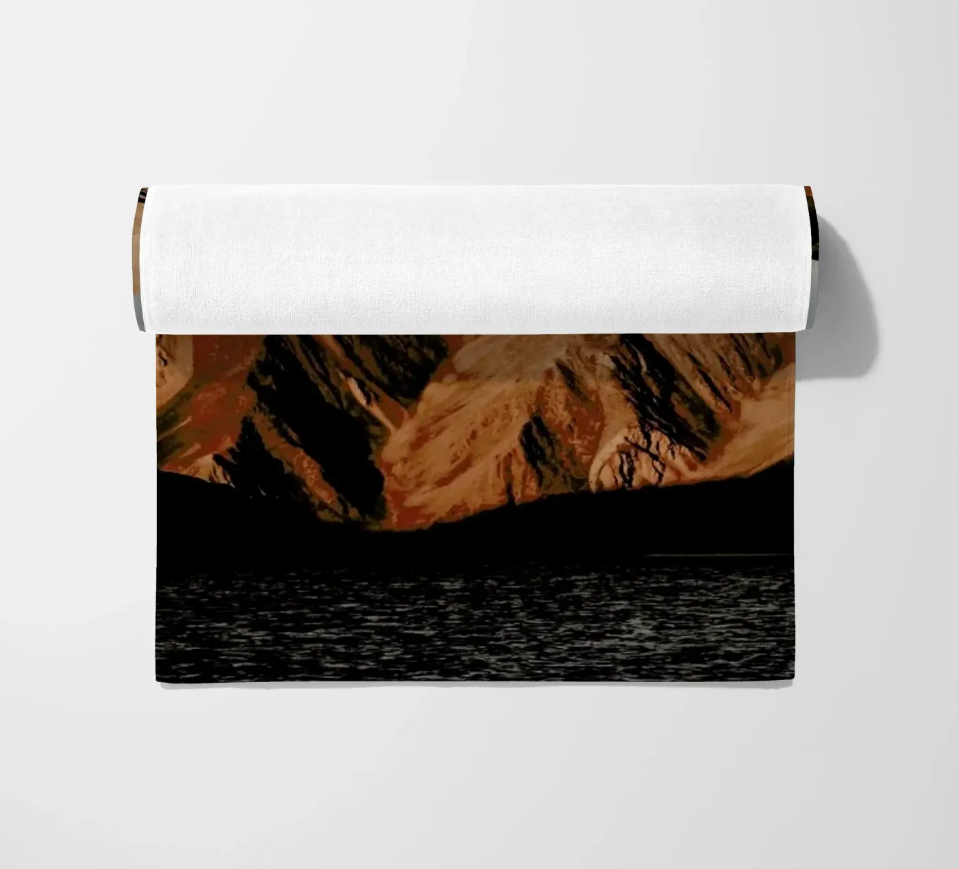 Mountain Elements Strandtuch von METROPOLIS