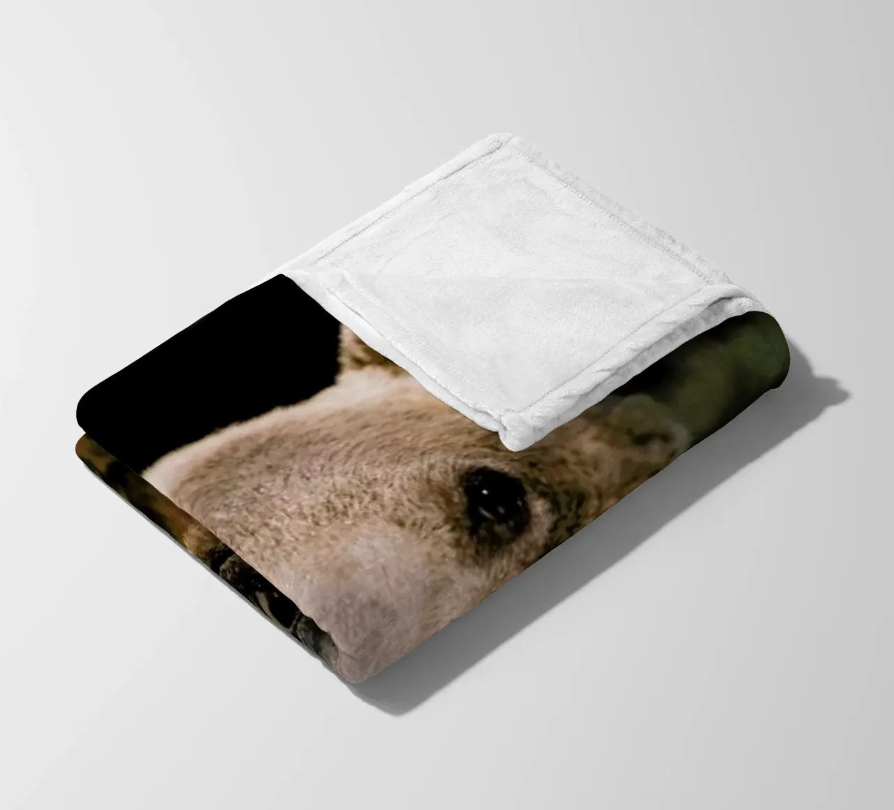 Closer Than You Think coperta in pile da Natural Kingdom