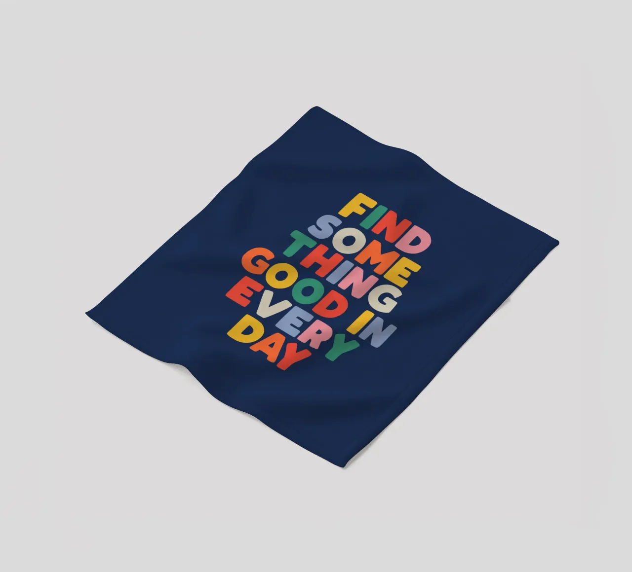 Jedem Tag etwas Gutes abgewinnen Bunte Typografie zum Ausdrucken Fleecedecke von THE MOTIVATED TYPE