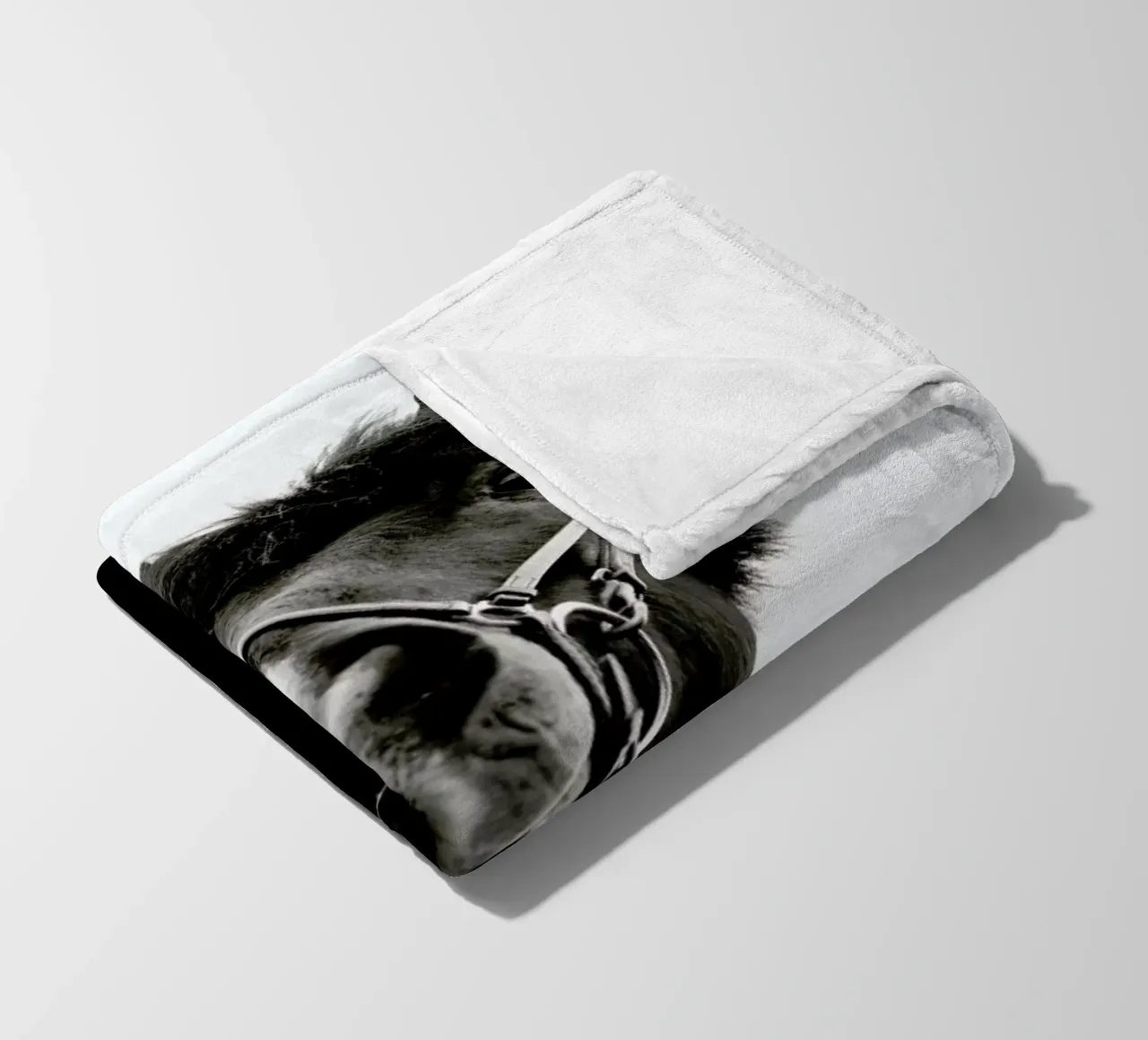 All Reigned Up With Nowhere To Go coperta in pile da Natural Kingdom