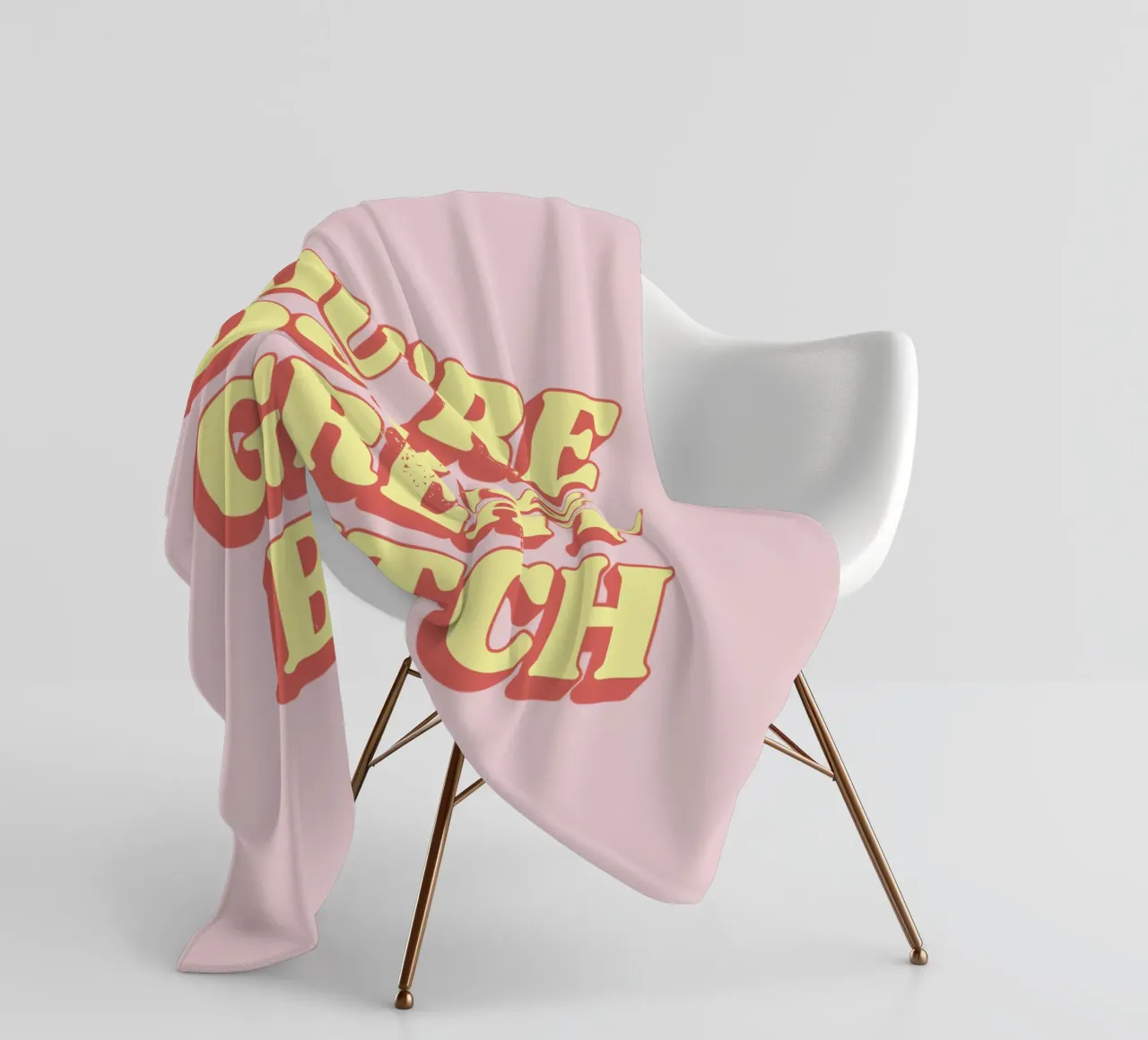 Stampa tipografica "You're Doing Great Bitch" in rosa rosso giallo coperta in pile da THE MOTIVATED TYPE