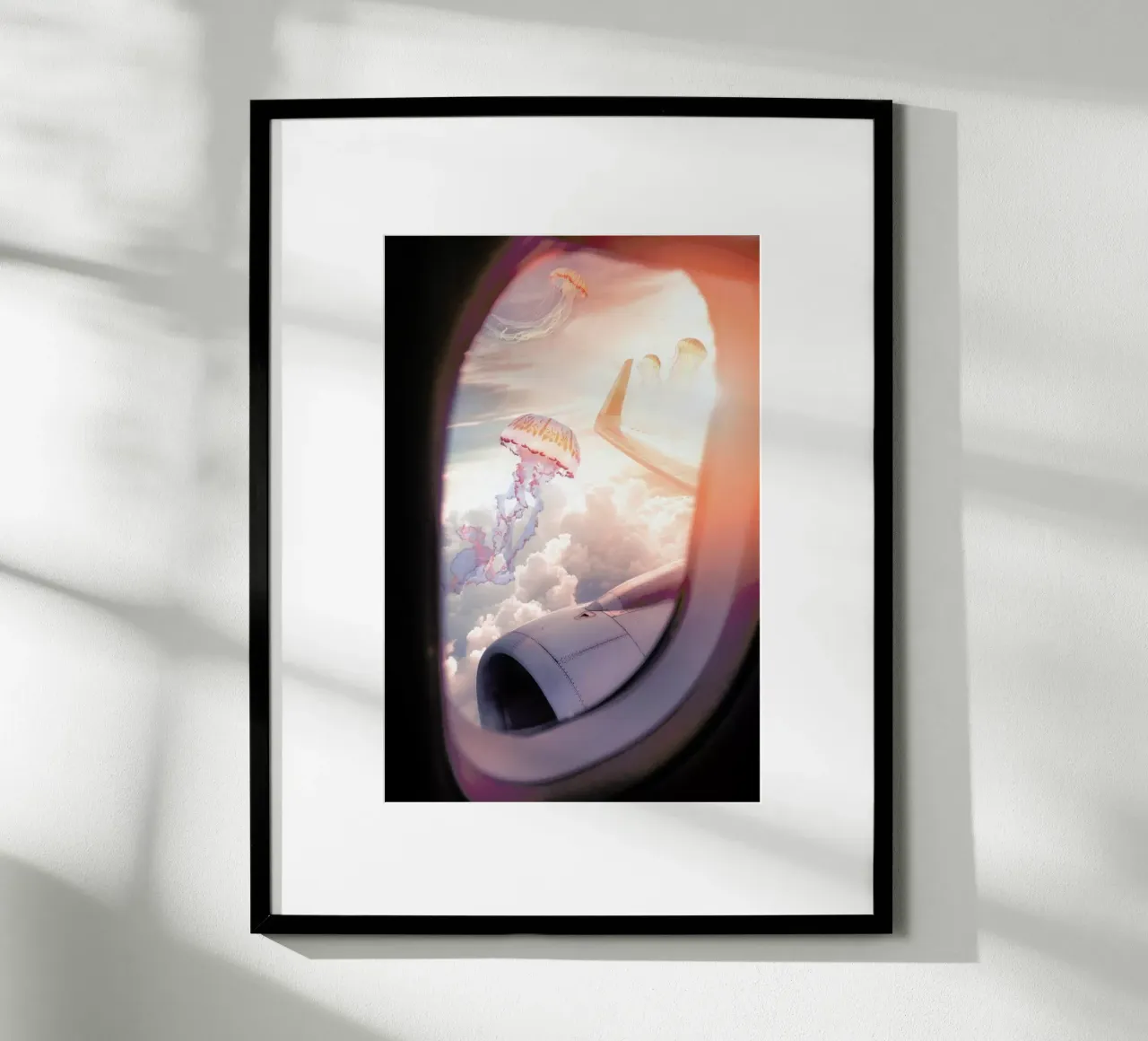 Jellyfish Plane poster con telaio in alluminio da Jonas Loose