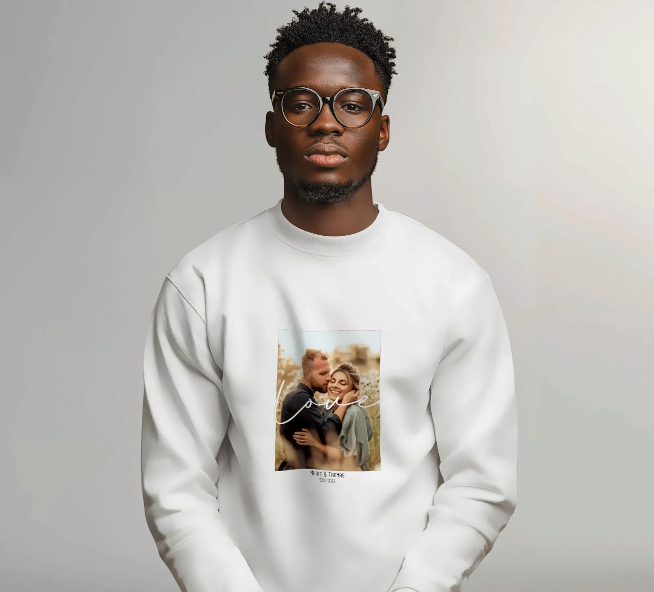 Poster Love personnalisé avec photo, nom & date sweat de FRAMELY