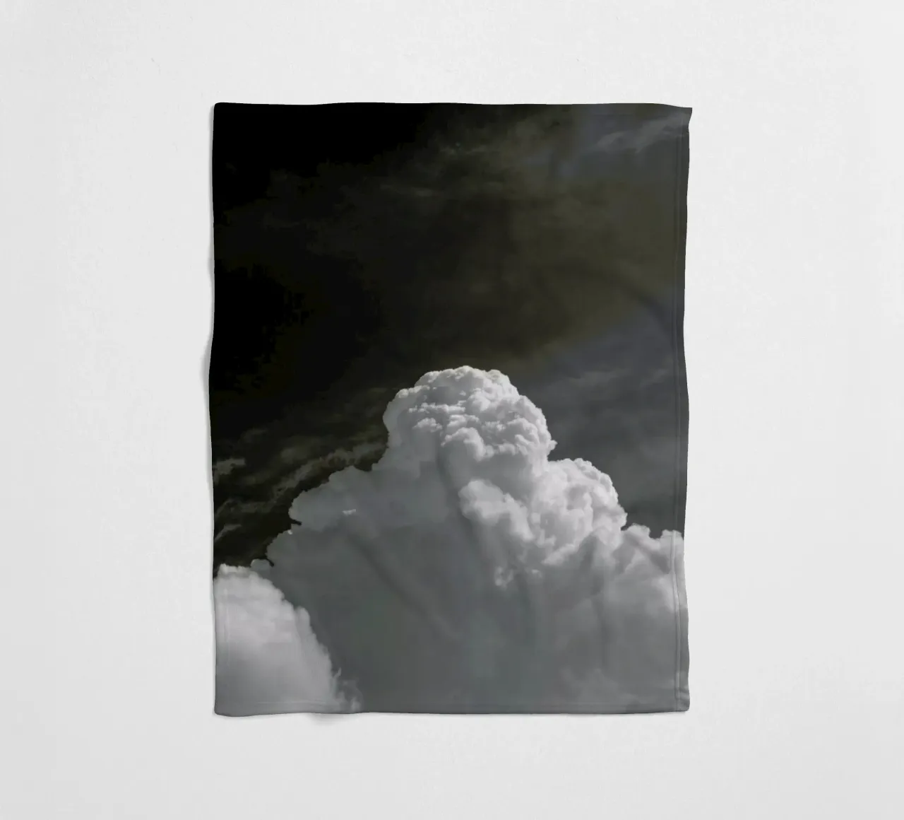 Cloudscape 3 coperta in pile da Nur Mut