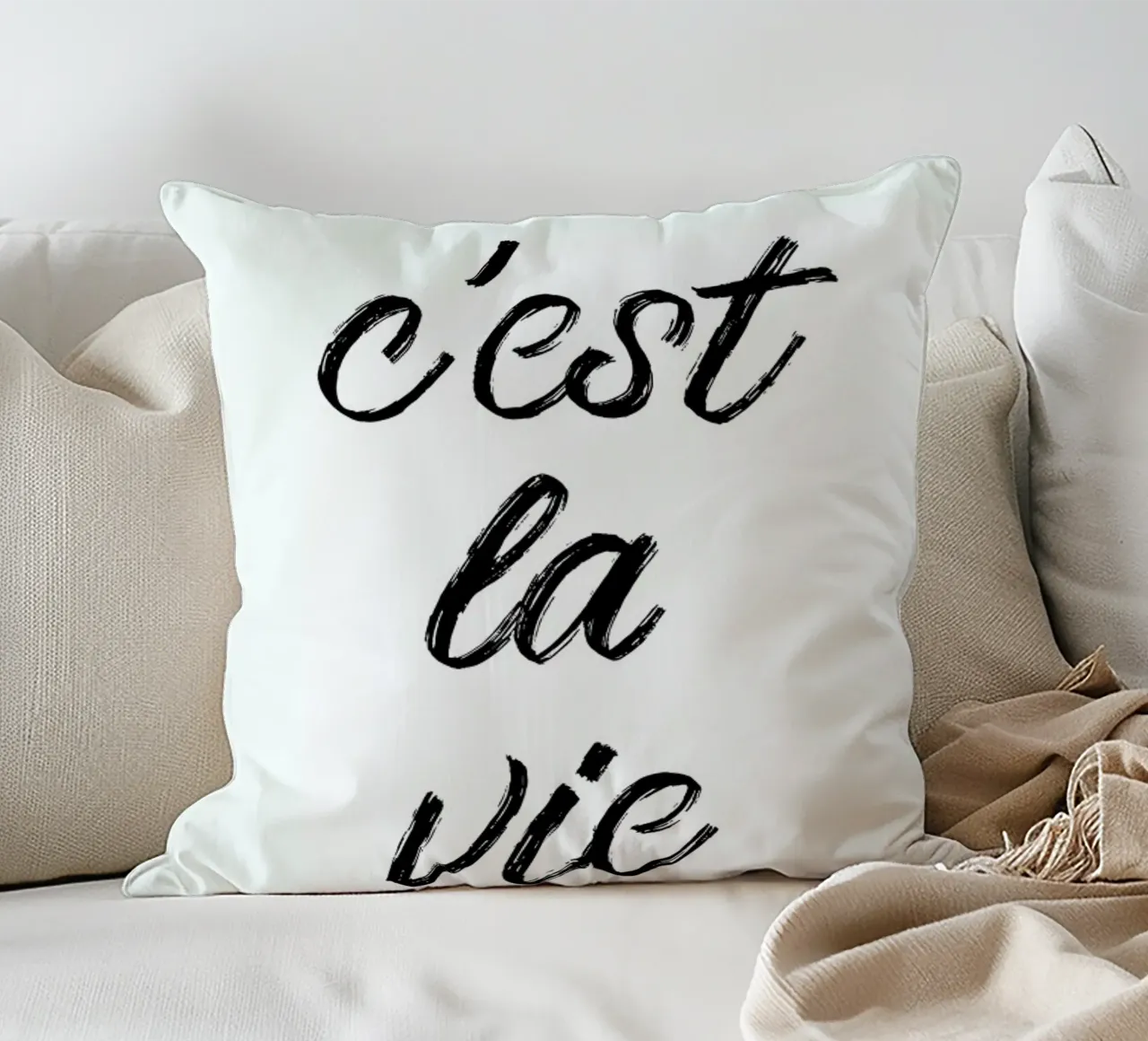 C'est la vie cuscino da typed