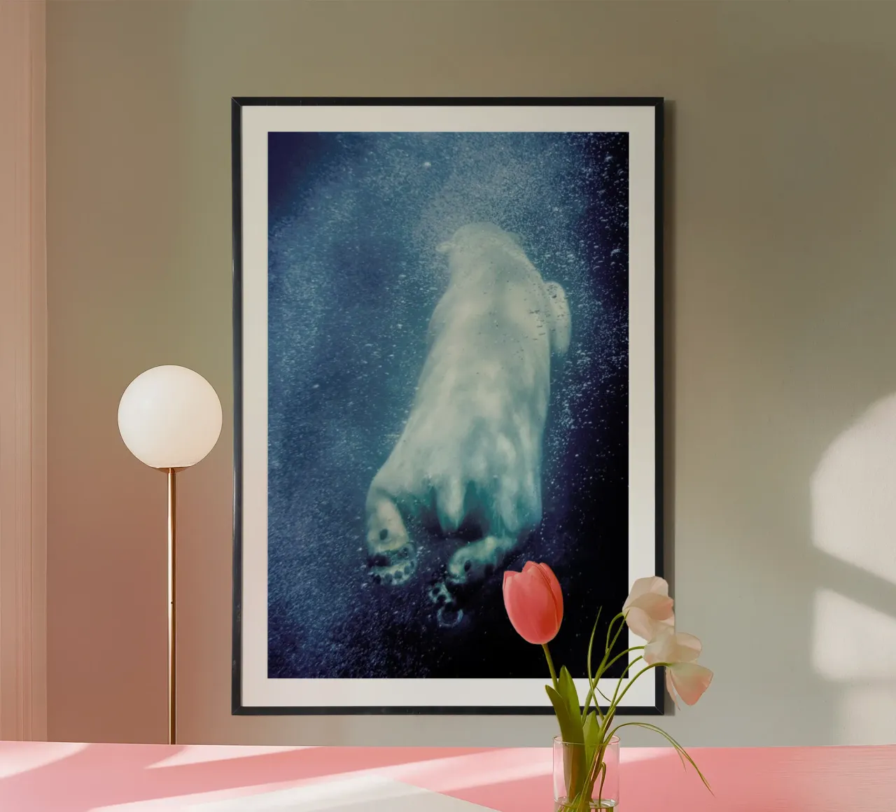 Polar Explorer poster con telaio in alluminio da Natural Kingdom