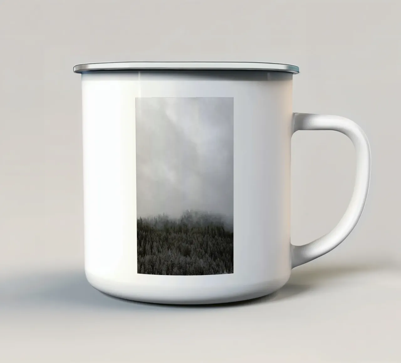 Clouded Forest tazza in smalto da Nur Mut