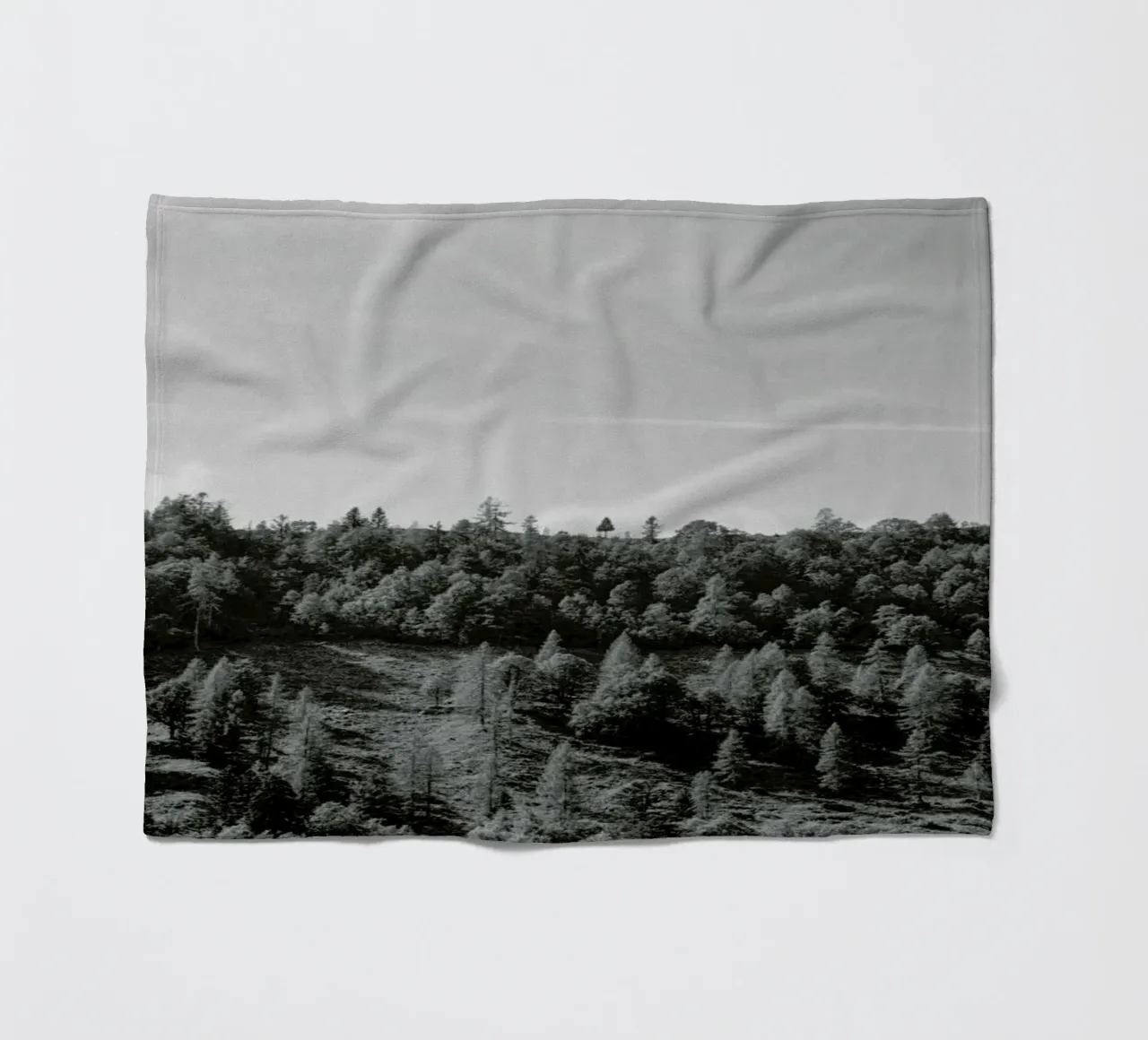 Trees On The Ridge coperta in pile da Nur Mut