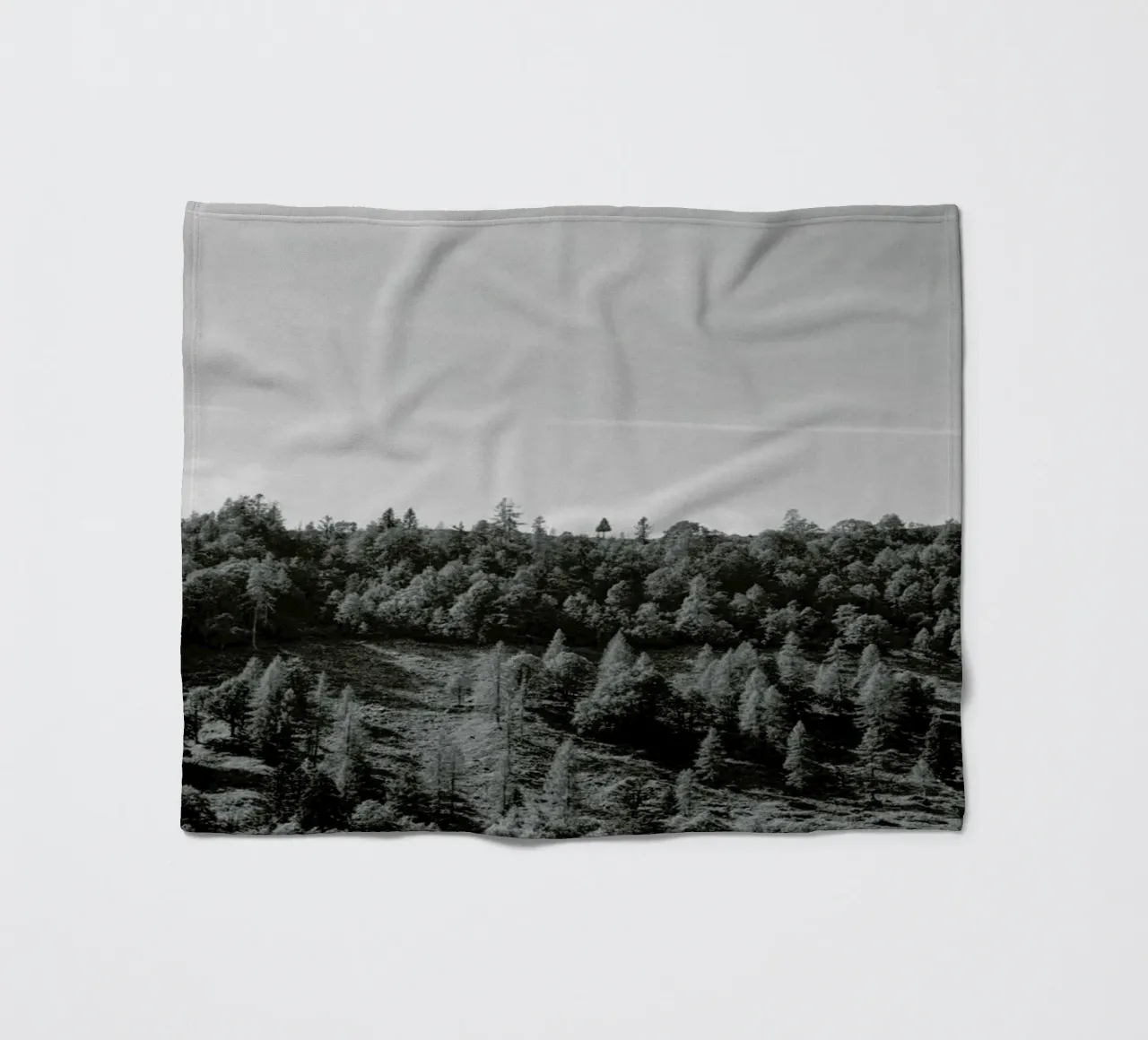 Trees On The Ridge coperta in pile da Nur Mut