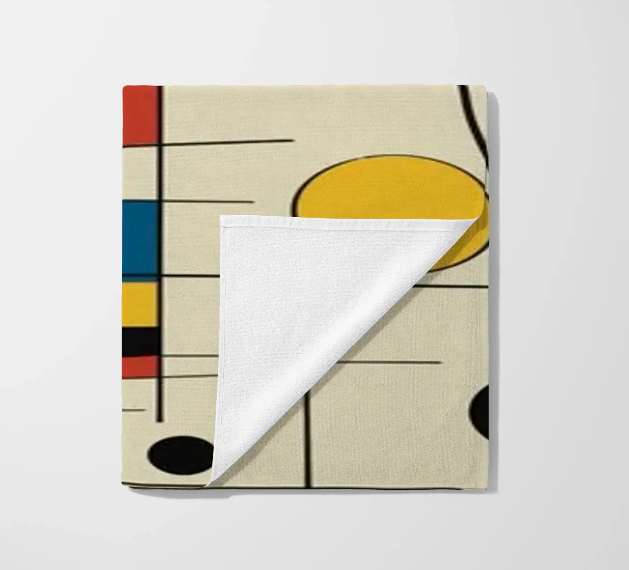 Bauhaus cirkels en vierkanten in geel strandhanddoek van Little Dean