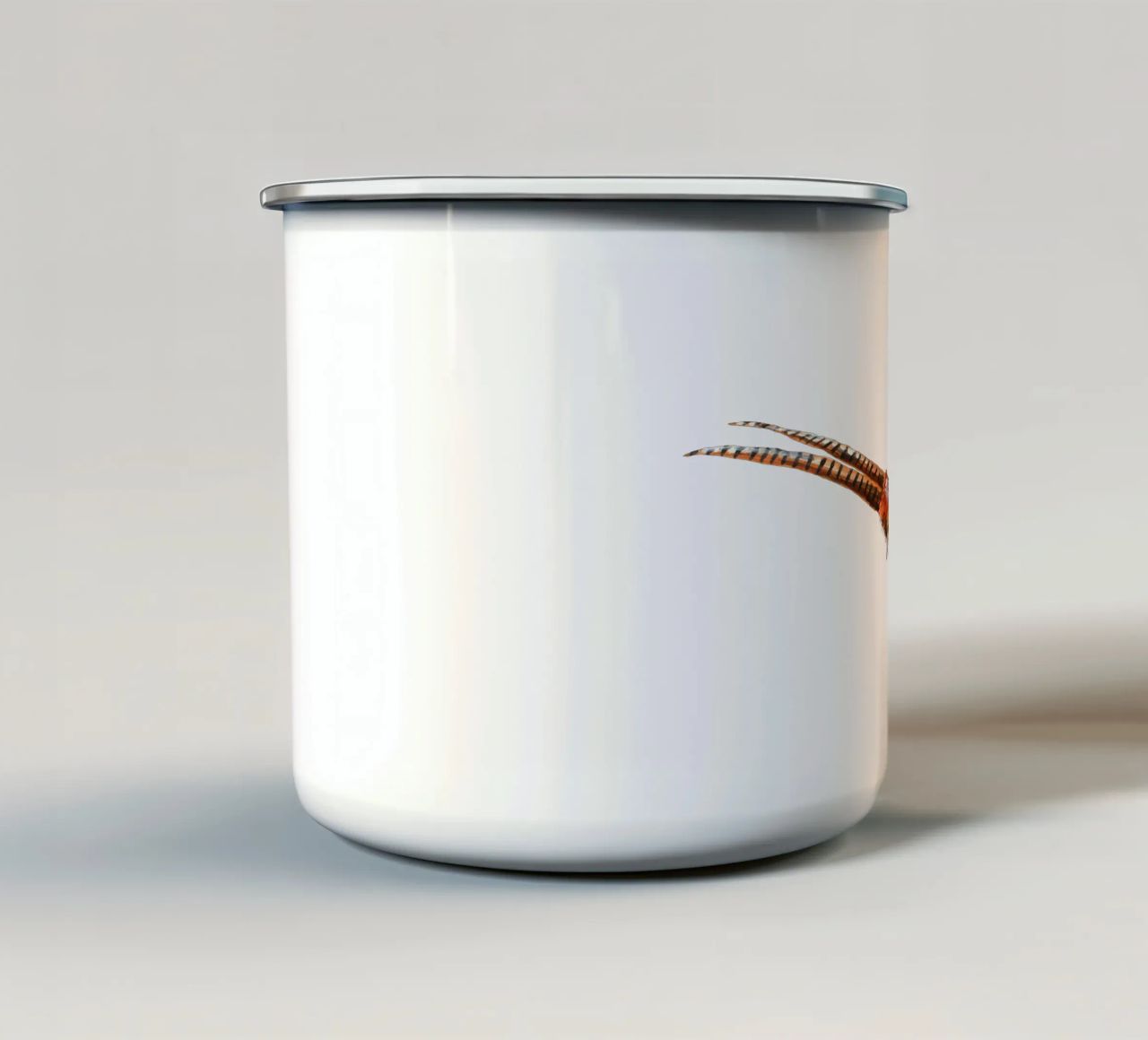 Pheasant tazza in smalto da Femke Zwaan