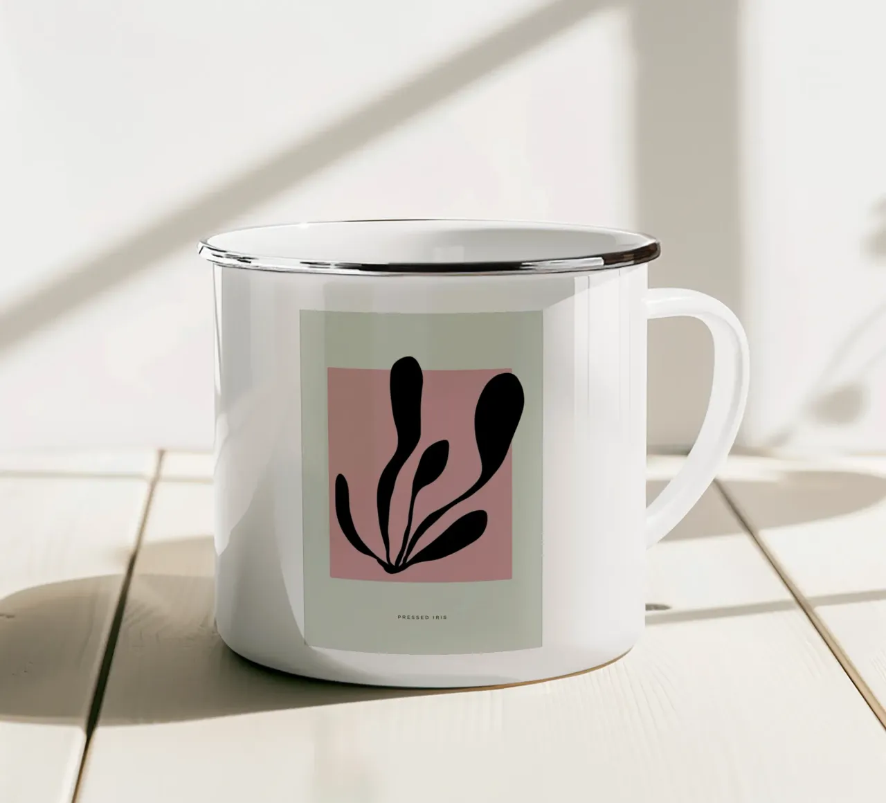 Pressed Iris tazza in smalto da Studio One