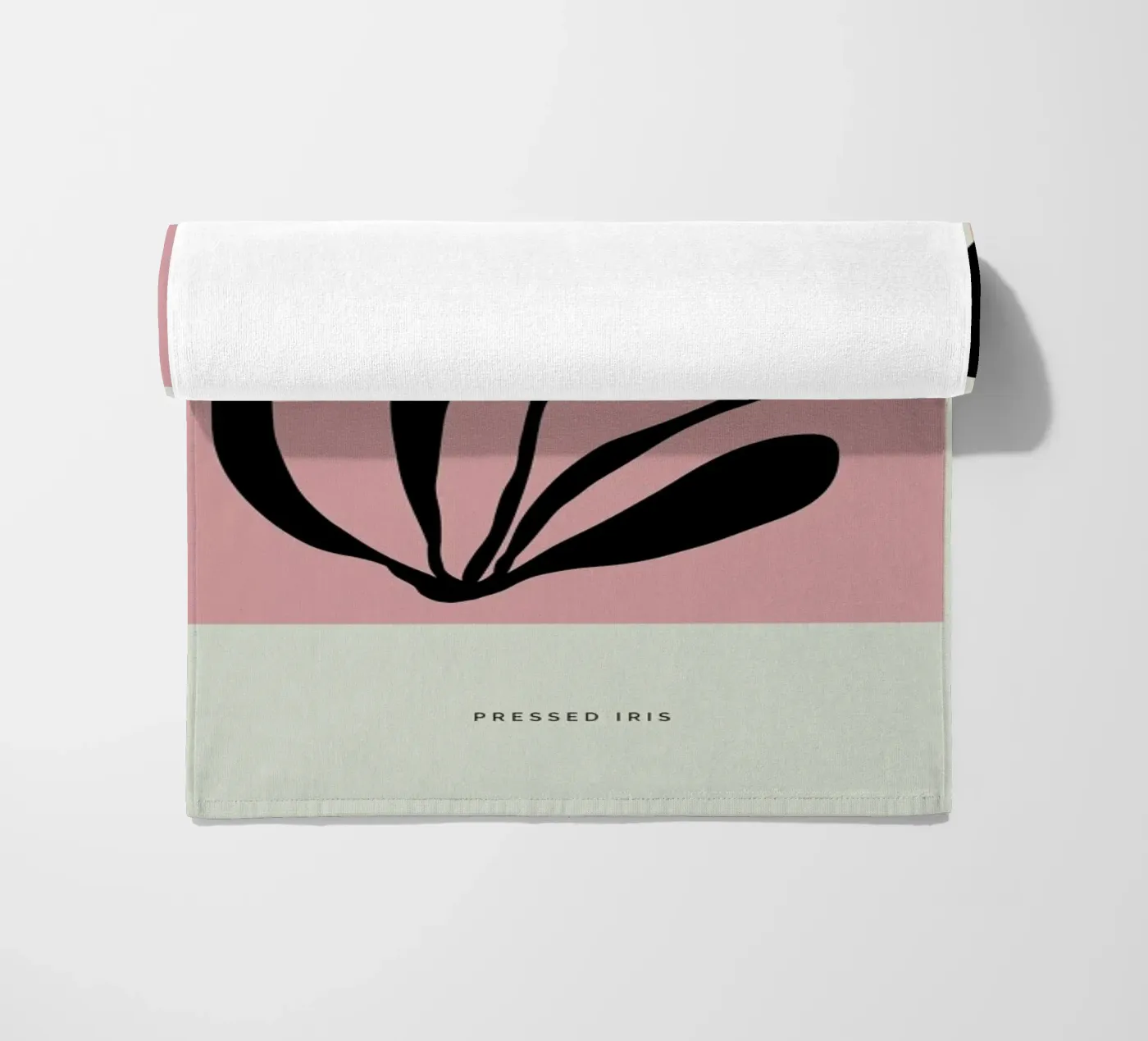 Pressed Iris Strandtuch von Studio One